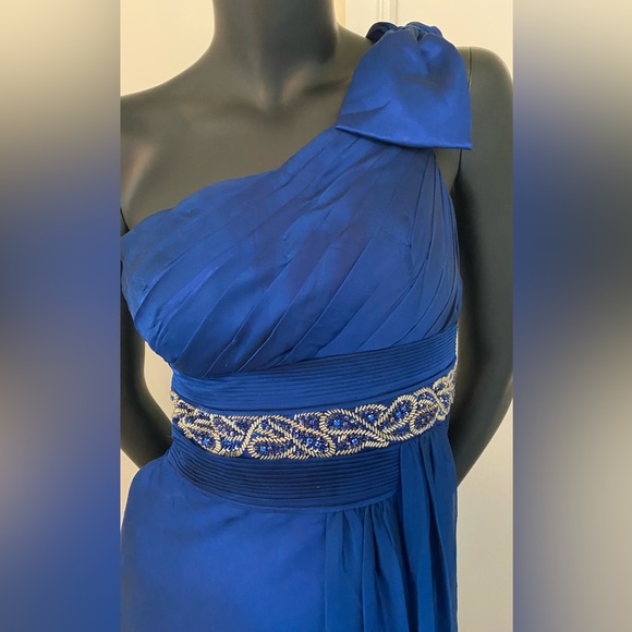 Long Royal blue one-shoulder Dress with rhinestones.
Fully lined - Picture 9 of 9